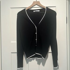 NWOT Zara pearl button cardigan. Size small